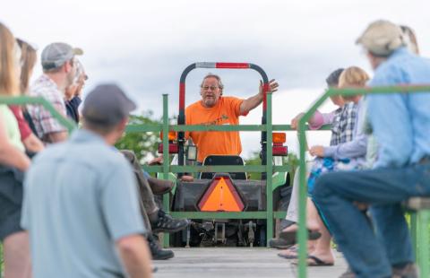 People on wagon